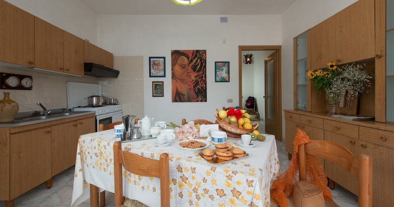 nella foto vedo un soggiorno di una casa vacanze in torre vado