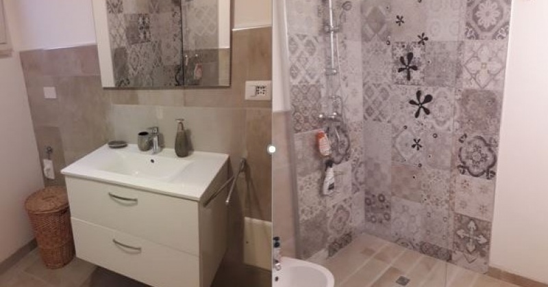 nella foto vediamo il bagno di una casa in pescoluse di salve bandiera blu
